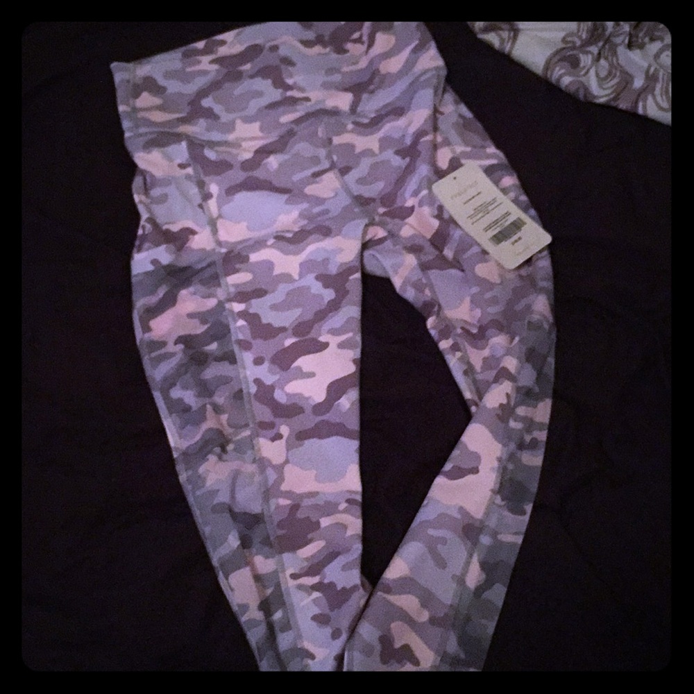 Fabletics mila pocket Capri leggings